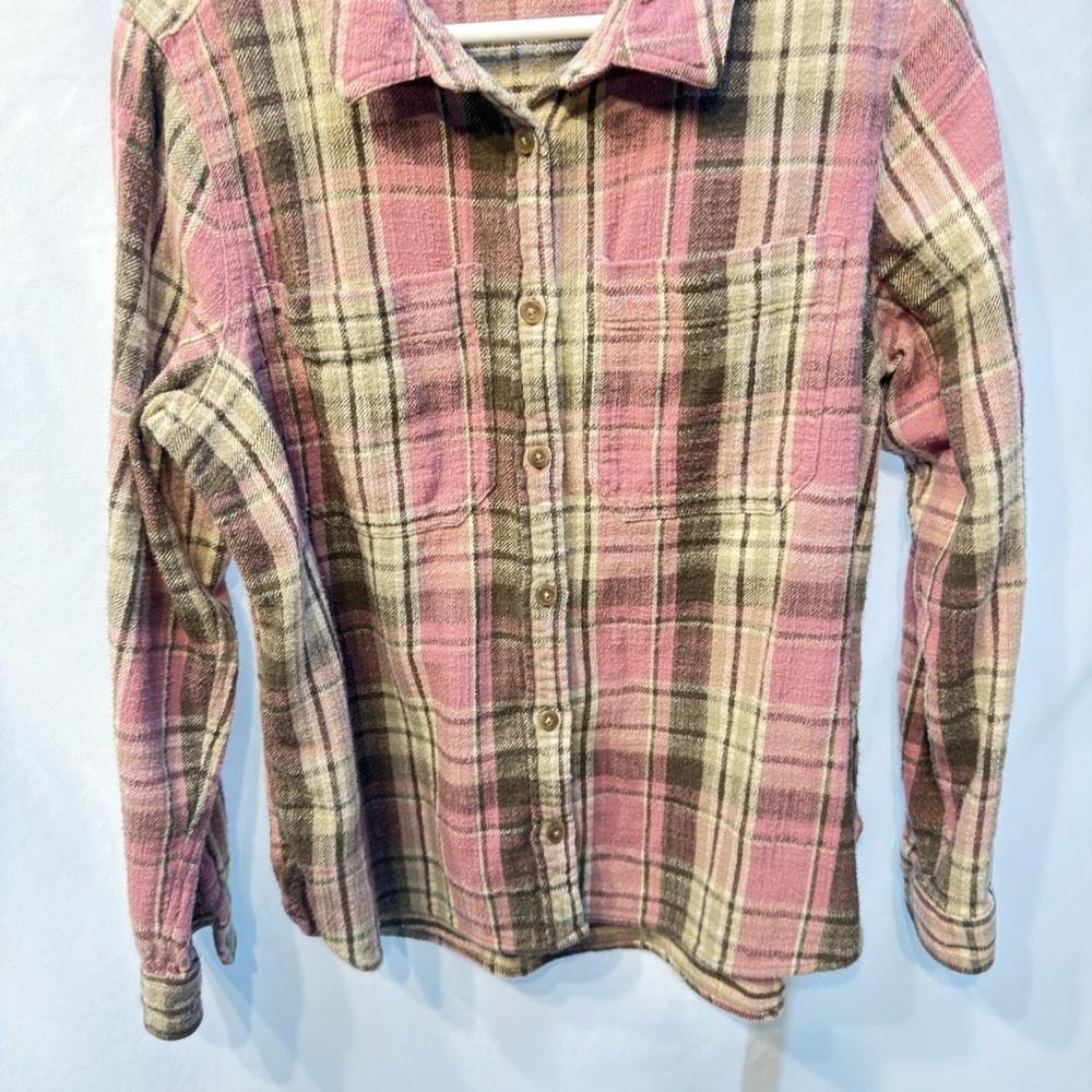 Women’s L.L. Bean 1912 Field Flannel Shirt Large in Pink, black & Cream Plaid - Picture 4 of 11